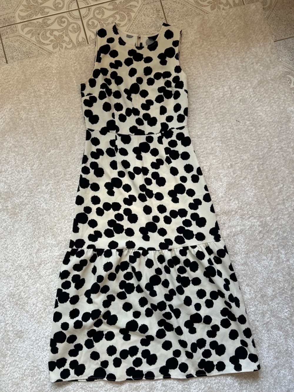 Black-and-white polka dot midi dress - Picture 2 of 6